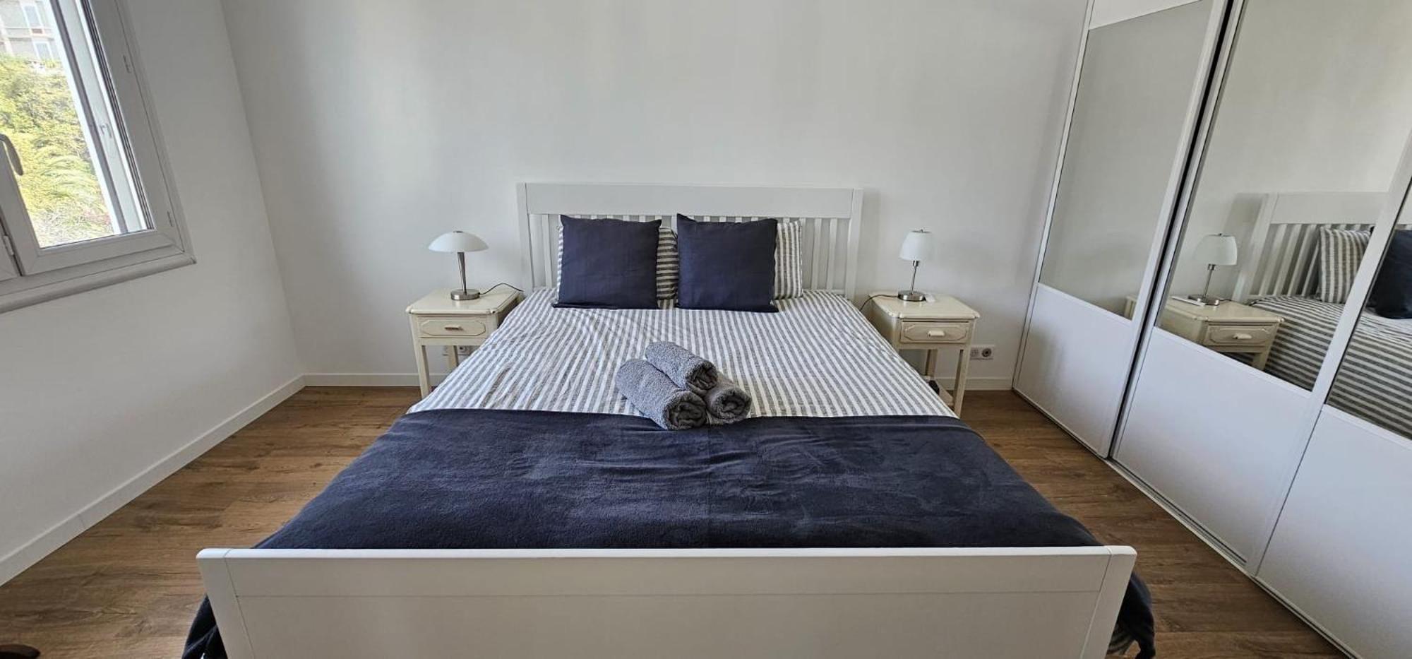 Chambre Parentale , Salle De Bain Privee, Acces Plages & Vue Mer Du Salon Dans Appartement Partage Chez L'Habitant ,, Master Bedroom, Private Bathroom, Beach Access & Sea View カンヌ エクステリア 写真