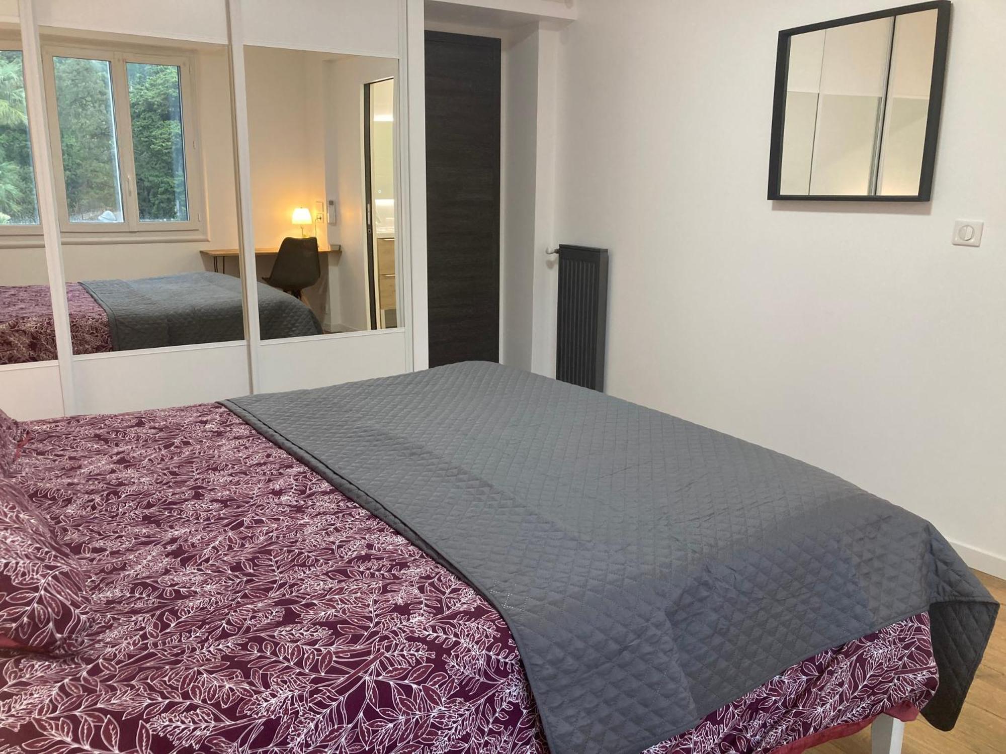 Chambre Parentale , Salle De Bain Privee, Acces Plages & Vue Mer Du Salon Dans Appartement Partage Chez L'Habitant ,, Master Bedroom, Private Bathroom, Beach Access & Sea View カンヌ エクステリア 写真