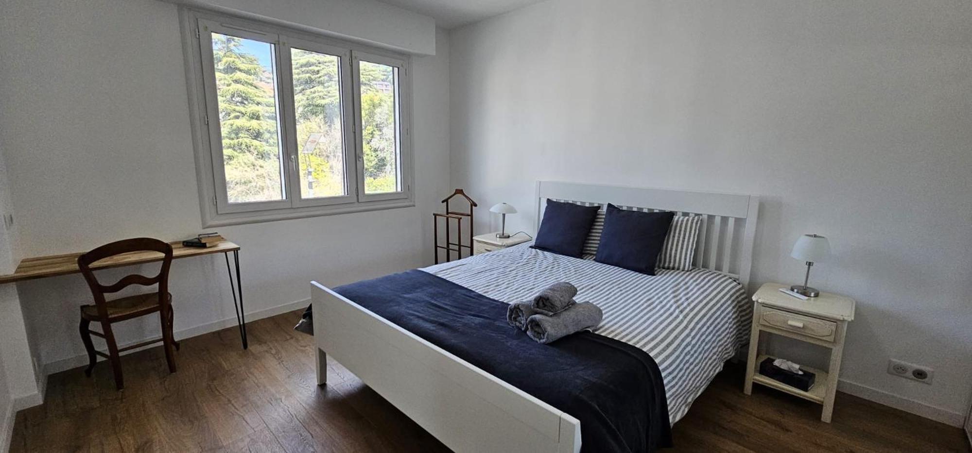 Chambre Parentale , Salle De Bain Privee, Acces Plages & Vue Mer Du Salon Dans Appartement Partage Chez L'Habitant ,, Master Bedroom, Private Bathroom, Beach Access & Sea View カンヌ エクステリア 写真